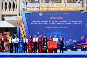 Thứ trưởng Bộ GD&ĐT: Ngành GD&ĐT TP.HCM ‘đi sau về trước’