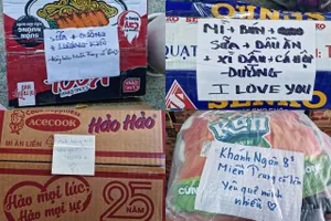 Người dân TP.HCM gom yêu thương gửi đến đồng bào miền Trung
