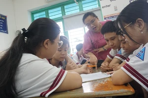 Phụ huynh nói về lịch nghỉ Tết Nguyên đán dự kiến 11 ngày của học sinh TP.HCM