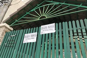 Vợ vẫn có thể bán nhà là tài sản chung khi chồng đang đi tù. Ảnh: Nguyễn Chính