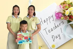 Tôi đã từng đặt câu hỏi “tại sao phải nặng nề việc tặng quà cho thầy cô?"