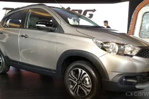 Phát sốt với ô tô Ấn Độ giá siêu rẻ