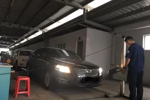 Ô tô có được đăng kiểm khi độ lại đèn xe 'siêu sáng'?