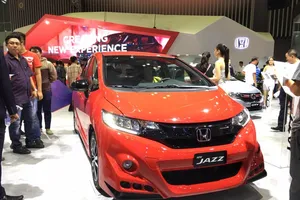 Những phụ kiện cần thiết cho ô tô mới 