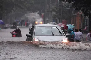 Xe bị ngập nước, người lái xe phải nhớ nguyên tắc nào?