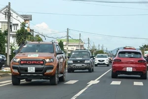 Kinh nghiệm 'phượt' đường dài về quê ăn Tết