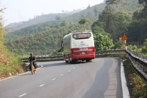 Kỹ năng đánh lái để xe không rớt xuống vực