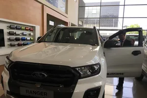 Giá xe bán tải thay đổi như thế nào trong ngày lệ phí tăng