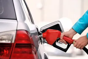 Bắt bệnh khi ô tô có dấu hiệu 'ngốn xăng' 