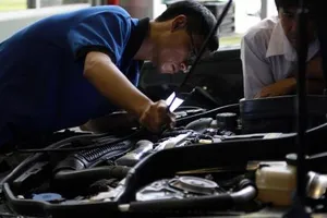 Cách nhận biết tuổi thọ xe hơi từ bình nước làm mát