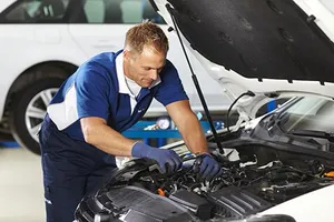 Cách bảo dưỡng ô tô trong mùa mưa