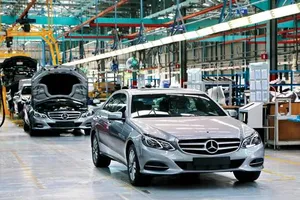 Xe nhập khẩu về ồ ạt khiến lượng xe trong nước giảm mạnh