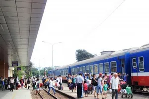 Một số mác tàu nhận, trả khách tại ga Dĩ An từ tháng 6