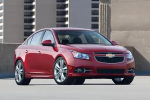 Các dòng Chevrolet Cruze nằm trong diện triệu hồi được sản xuất từ tháng 4-2010-12-2013. Ảnh:Internet.