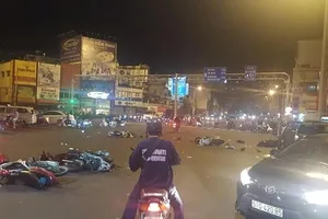 Chiếc Mercedes gây tai nạn khiến 7 người nhập viện. Ảnh:Nguyễn Tân.