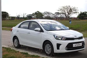 Kia Soluto 2019 có gì để cạnh tranh cùng ‘vua doanh số’?