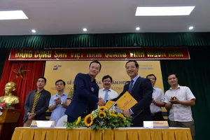 Lễ ký kết nhằm chuẩn hóa nghề tài xế công nghệ tại Việt Nam.