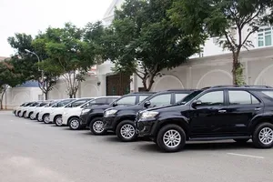 Đặt cọc thuê ô tô dịp tết sớm để có giá 'mềm'