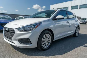 Hyundai Accent ra mắt thêm bản hatback giá chỉ 350 triệu đồng