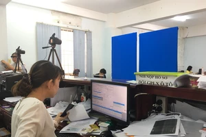 Giấy phép lái xe bằng giấy bìa vẫn có giá trị sau năm 2020