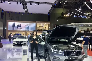 Số lượng ô tô nhập khẩu nguyên chiếc bất ngờ giảm mạnh