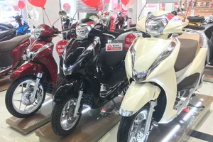 Giá xe máy tay ga Honda tháng 3: Các mẫu xe ít bị làm giá