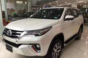 Giá lăn bánh kèm khuyến mãi 100 triệu đồng xe Toyota Fortuner 