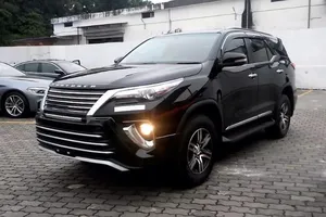 Rò rỉ hình ảnh Toyota Fortuner Facelilt với nhiều nâng cấp mới