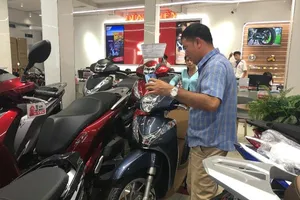 Người Việt giảm mua xe máy trong mùa dịch COVID-19