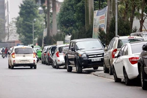 Quy chuẩn mới, tài xế ô tô cần nhớ khi đậu xe vỉa hè