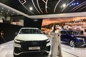 Ô tô nhập khẩu nguyên chiếc tụt dốc 'thảm'