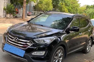 Bất ngờ với Hyundai SantaFe giá hơn 700 triệu đồng