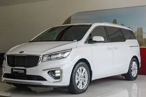 Giá lăn bánh Kia Sedona khi giảm 50% lệ phí trước bạ
