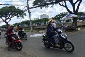 Từ 1-8, sinh viên tỉnh không được đăng ký biển số nơi theo học