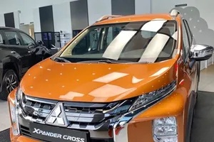 Giá lăn bánh xe Mitsubishi Xpander Cross là bao nhiêu?