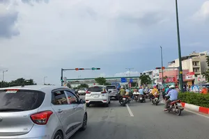 Bộ Công an đề xuất mới nhất về việc xử phạt đối với ô tô cố tình chạy chậm 