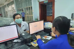 Hàng ngàn vé tàu tết đến tay hành khách ngày đầu mở bán