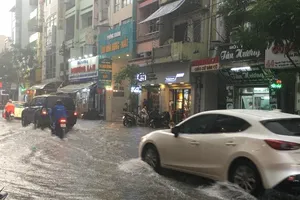 Lái xe trong mùa mưa cần lưu ý điều gì?