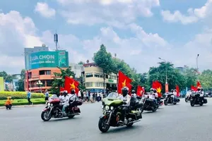 TP.HCM xuất hiện dàn mô tô siêu khủng trên đường phố