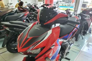 Giật mình với giá bán online của xe tay côn Honda Winner X
