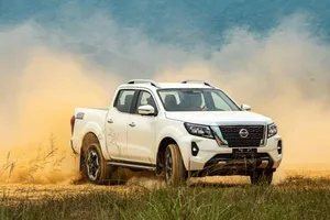 Chuyên gia nhận xét về Nissan Navara 2021 so với bản 2015