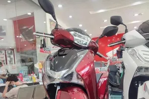 Honda SH 2019 tiếp tục chênh kỷ lục dù xe để kho đã lâu