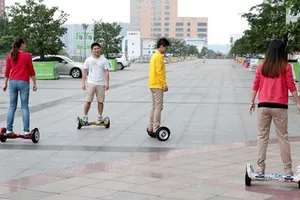 Xe điện cân bằng có được chạy trên đường như xe điện?