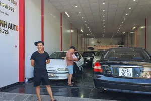 Chợ ô tô cũ lao đao: Có mẫu xe chưa đến 200 triệu đồng