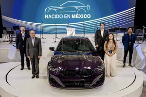 BMW trình làng 2 Series Coupe đầu tiên được sản xuất tại Mexico