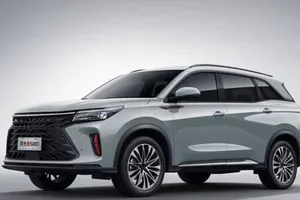 Ra mắt mẫu SUV 6 chỗ giá chỉ 342 triệu đồng đe nẹt các đối thủ