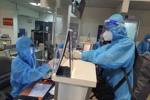 Hàng trăm người dân Quảng Nam được về quê bằng máy bay