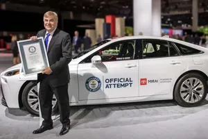 Chiếc ô tô này lập kỷ lục chạy 1.360 km mà không cần tiếp nhiên liệu