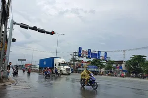 5 nguyên tắc lái xe mùa mưa bão tài xế cần nắm rõ