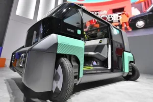 Xuất hiện công nghệ cho phép xe ô tô bò ngang, quay đầu tại một chỗ